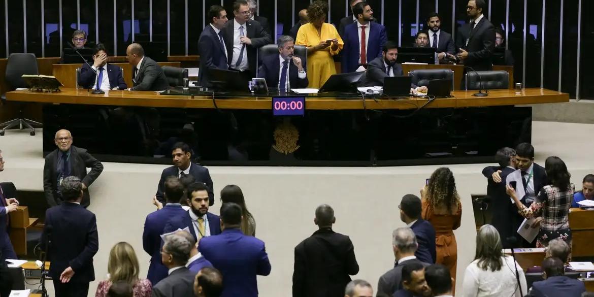 Principal candidato à sucessão de Lira, que conta com apoio do próprio presidente em fim de mandato, é o deputado federal Hugo Motta (Republicanos-PB) (Lula Marques/ Agência Brasil)