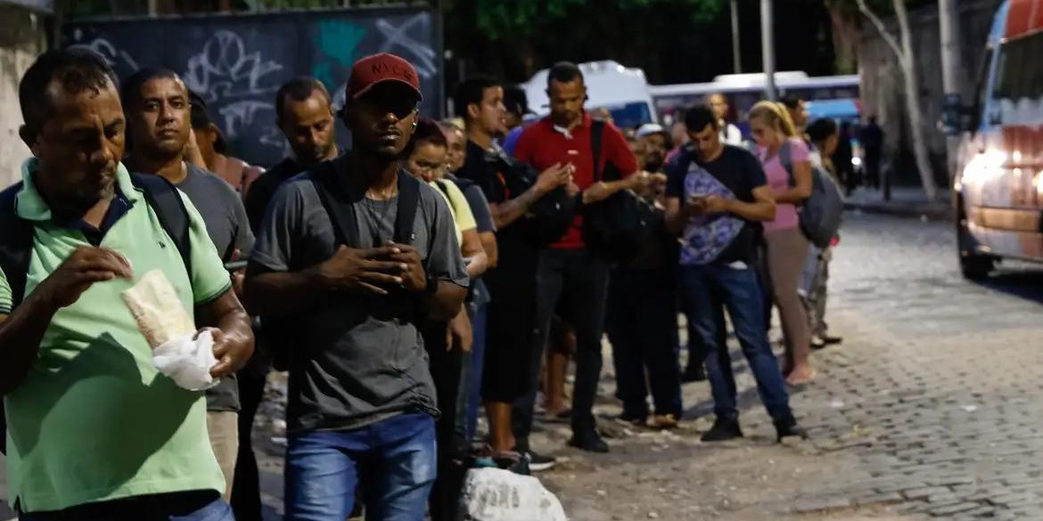 Recuo ocorre desde o trimestre encerrado em fevereiro de 2024 até o período terminado em novembro (ERNANDO FRAZÃO/AGÊNCIA BRASIL)