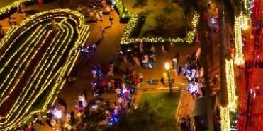 Iluminação de Natal na Praça da Liberdade (Reprodução / Instagram Governo de Minas)