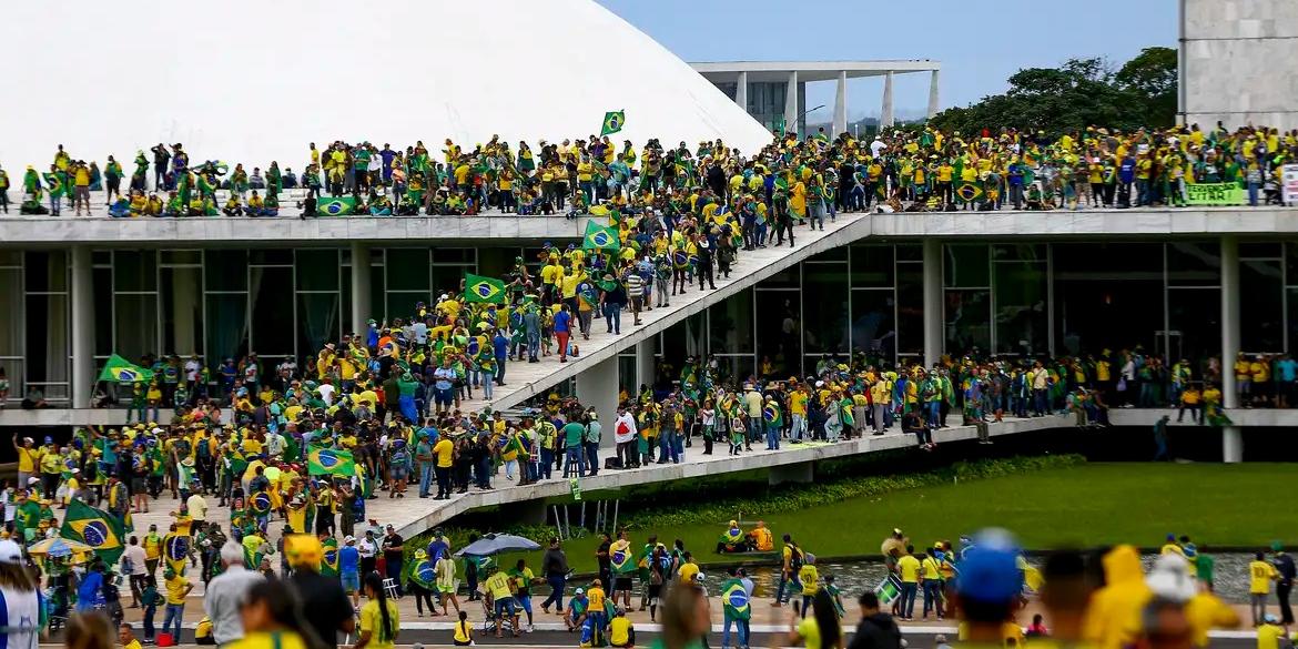 Após o episódio com um apoiador do ex-presidente Bolsonaro em frente ao STF, em novembro passado, decidiu-se manter a estrutura até depois do 8 de janeiro de 2025 (MARCELO CAMARGO/AGÊNCIA BRASIL)