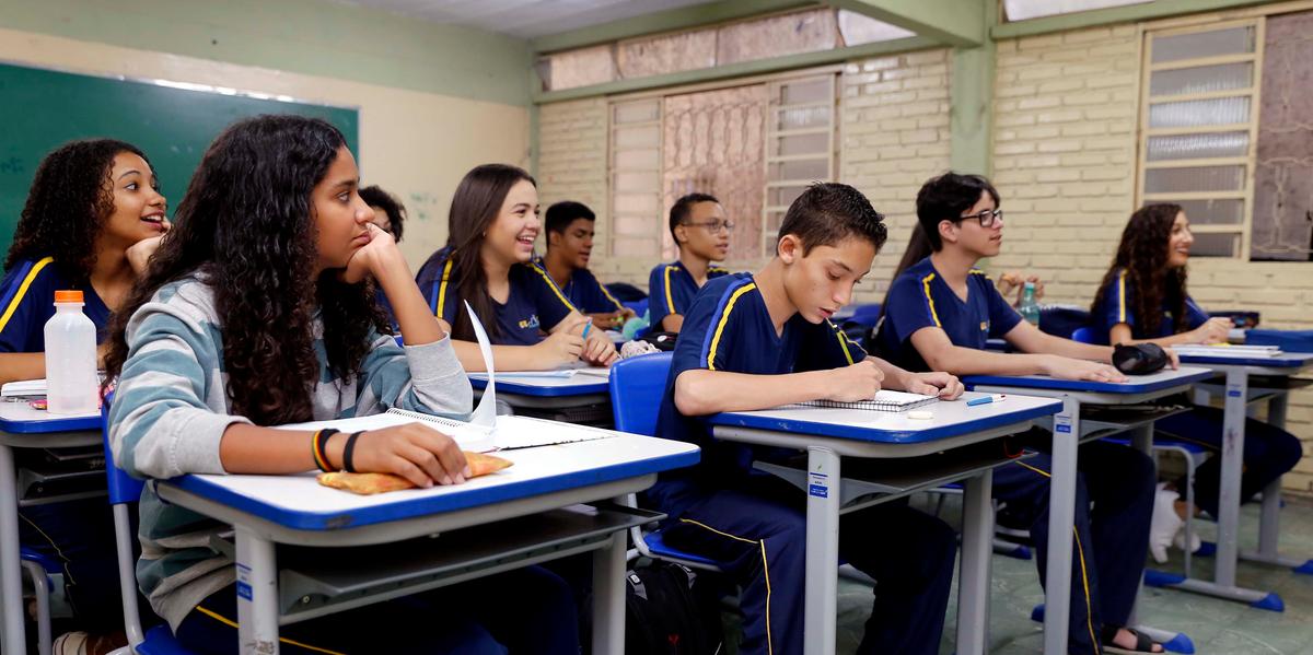 Inscritos alocados pelo Sistema Único de Cadastro e Encaminhamento para Matrícula (Sucem) devem comparecer à instituição de ensino designada para apresentar os documentos necessários para confirmar a sua vaga (Gil Leonardi / Imprensa MG)