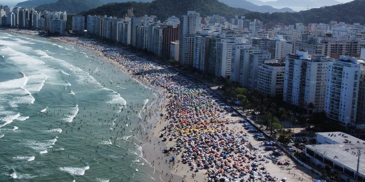 Praia de Guarujá (Prefeitura de Guarujá/Divulgação)