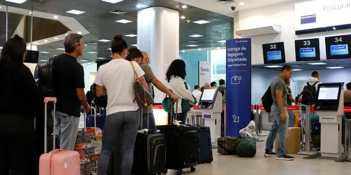 Aeroporto que tiver desempenho abaixo do estabelecido no contrato pode ser penalizado no reajuste de tarifas e multado, de acordo com as regras da concessão. (FERNANDO FRAZÃO/AGÊNCIA BRASIL)