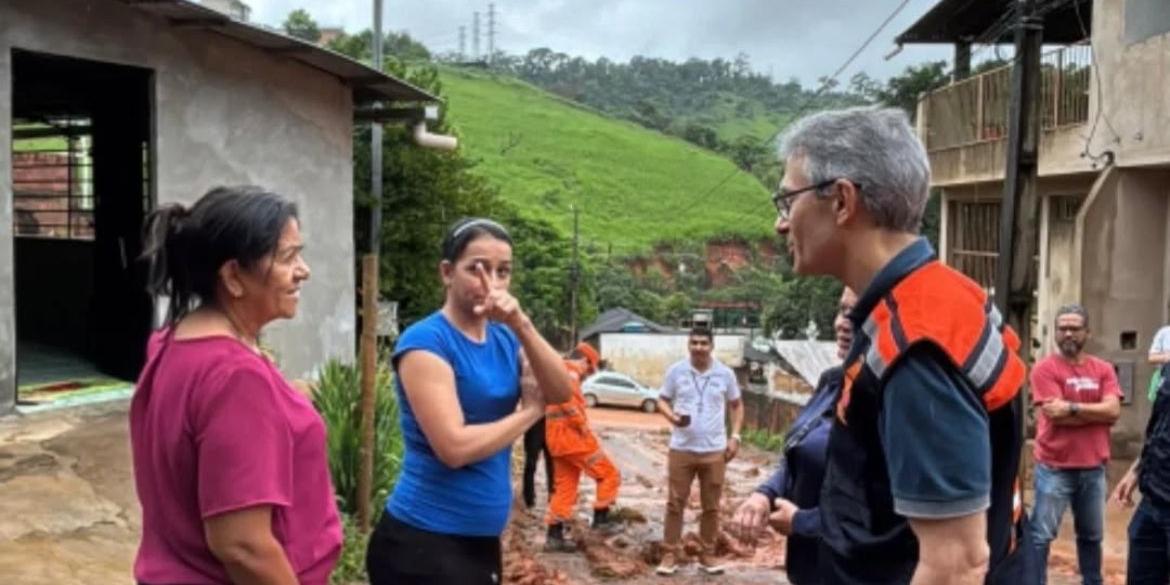 Governador conversou com moradores da cidade (Divulgação)