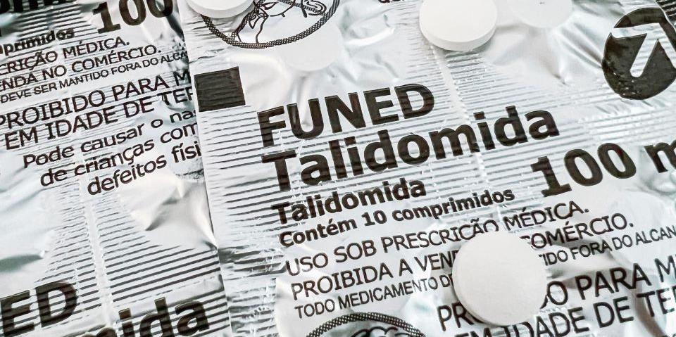 Paciente pode apresentar reação inflamatória; como primeira escolha de tratamento utiliza-se o medicamento à base de talidomida, produzido pela Funed (Funed/Divulgação)