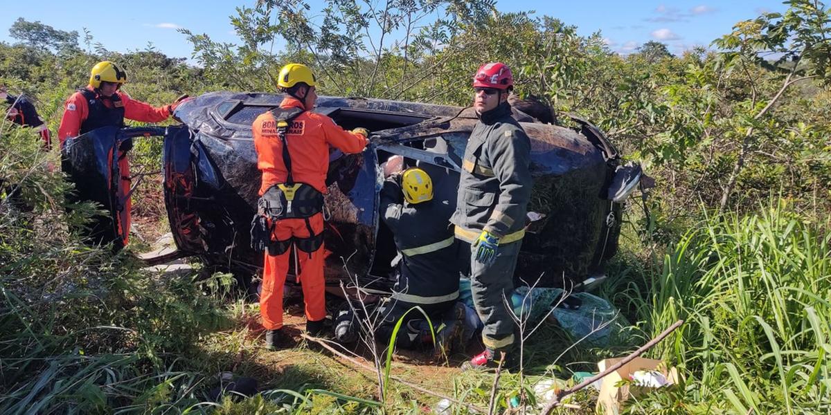 Acidente ocorreu na rodovia MGC-451, na altura do km 39 (Bombeiros/Divulgação)