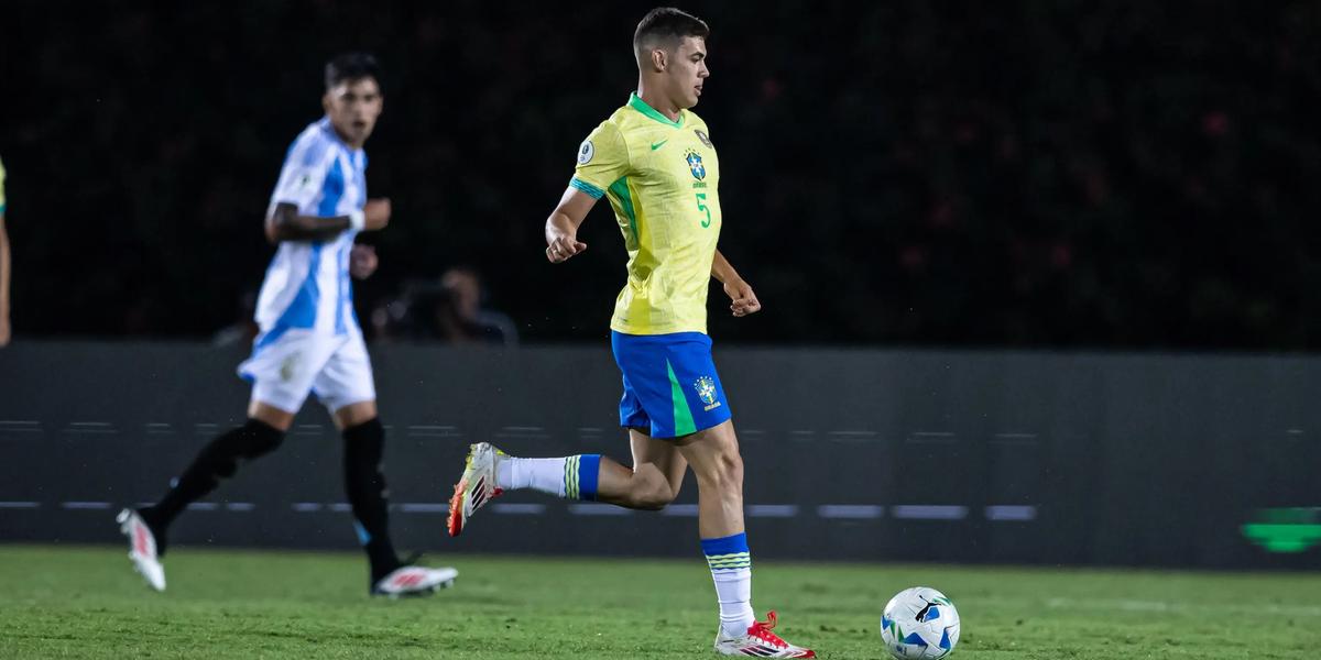 Após goleada, o meio-campo Gabriel Moscardo pediu desculpas à torcida (Conmebol / Divulgação)