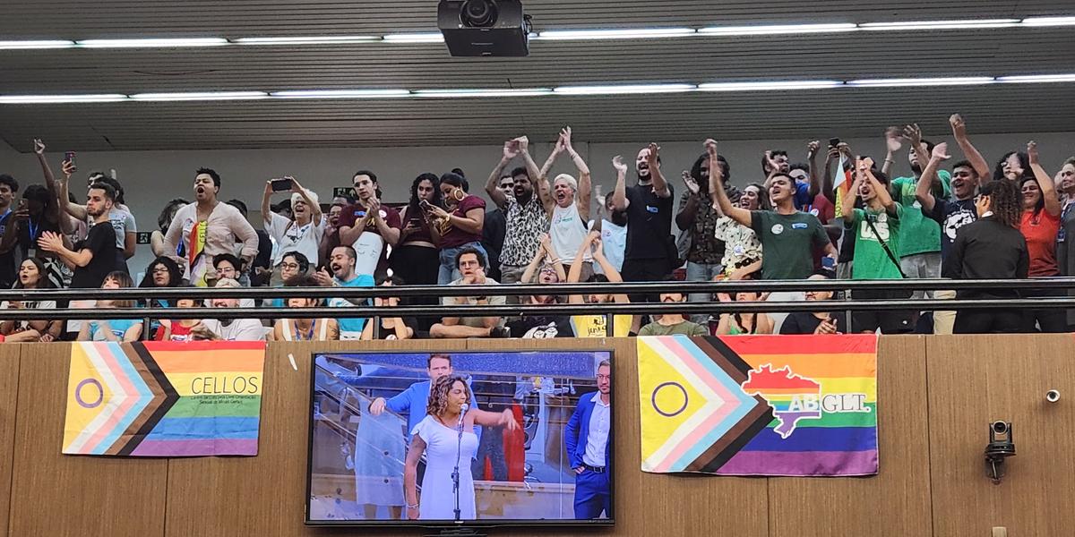 Sessão na Câmara Municipal de BH foi suspensa após confusão entre seguranças da Casa e manifestantes que estavam nas galerias (Maurício Vieira / Hoje em Dia)