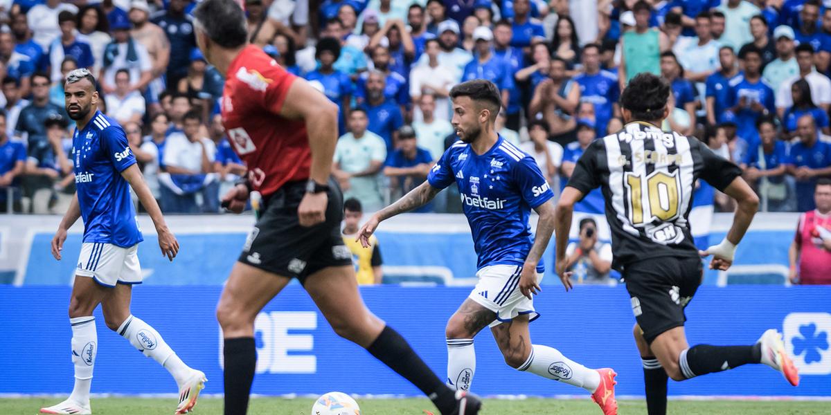 Cruzeiro protocola protesto na FMF contra arbitragem do clássico (Gustavo Aleixo/Cruzeiro)