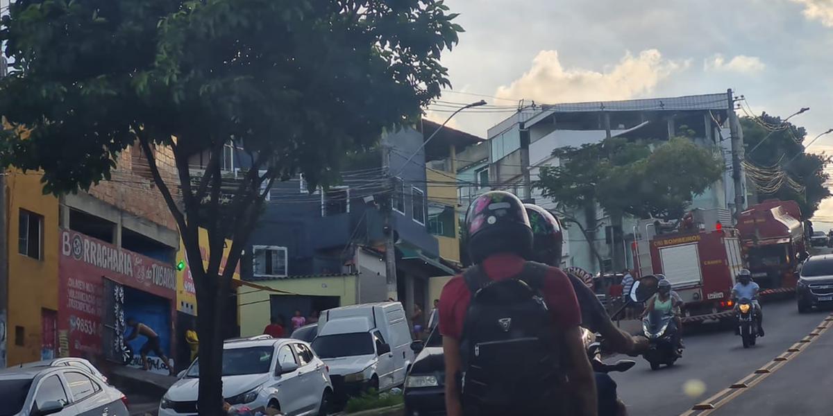 Incêndio em um sobrado, sem vítimas, no bairro Minas Caixa (Divulgação / CBMMG)