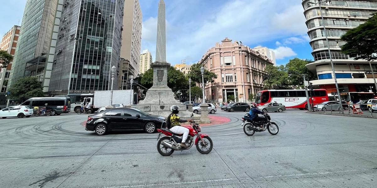 Texto prevê a instalação de telas de até 40 metros de altura nos encontros das avenidas Amazonas e Afonso Pena com as ruas Rio de Janeiro e Carijós (Valéria Marques / Hoje em Dia)