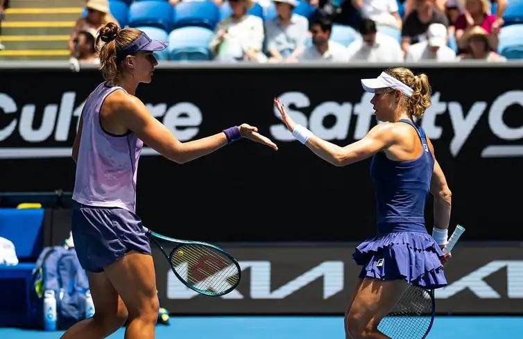 Bia Haddad e Laura Siegemund vencem estreia de duplas no WTA 1000 de Doha, em 10/02/2025 (Reprodução Instagram/Laura Siegemund)