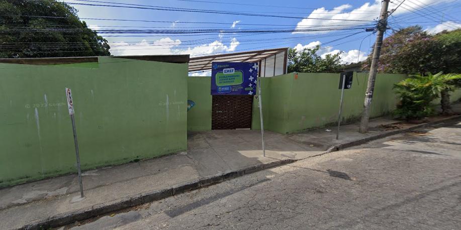 Escola Municipal Agenor Alves de Carvalho fica no bairro Nazaré, região Nordeste de BH (Reprodução / Google Street View)