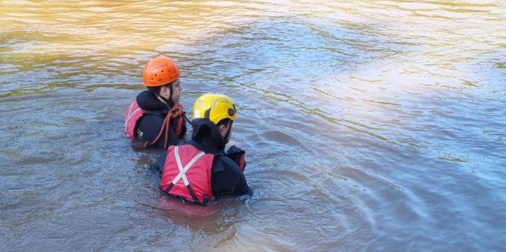 Mergulhadores do Corpo de Bombeiros encontraram o corpo do idoso no início da tarde desta sexta, cerca de 1 km abaixo do local onde ele teria entrado (Divulgação / CBMMG)