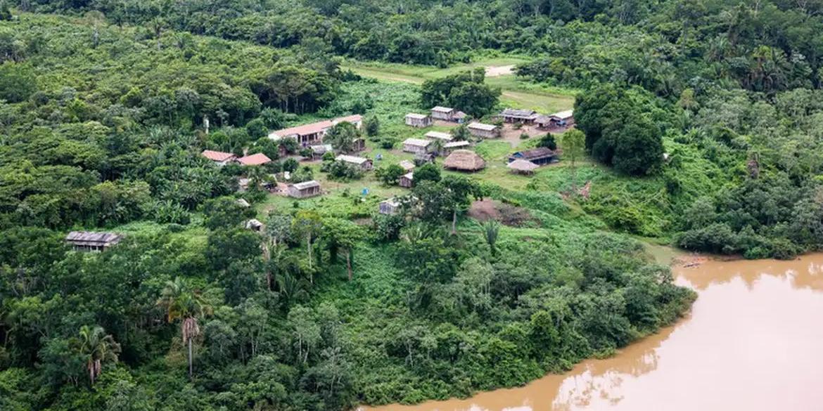 De acordo com a Coordenação das Organizações Indígenas da Amazônia Brasileira (Coiab), uma ponte que dá acesso à região foi destruída (FUNAI/DIVULGAÇÃO)