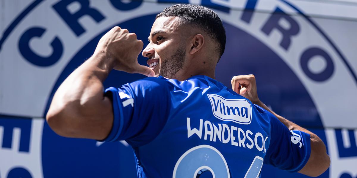 Wanderson é oficializado pelo Cruzeiro (Gustavo Aleixo / Cruzeiro)