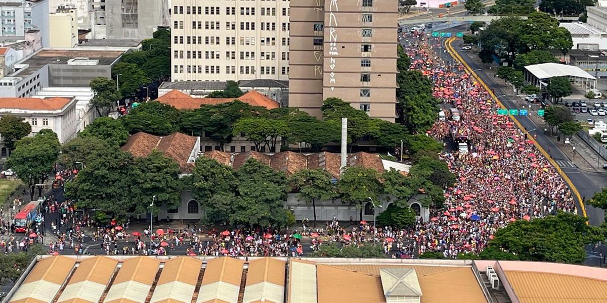 Então, Brilha! arrastou uma multidão no hipercentro de BH neste sábado (Ana Paula Lima/Hoje em Dia)