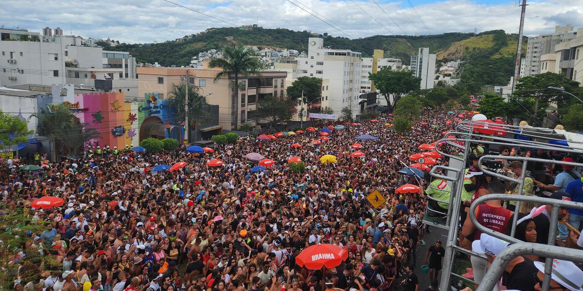 Desfile do Baianeiros lotou a avenida Altamiro Avelino Soares neste domingo (2) (Michael Martins / Hoje em Dia)