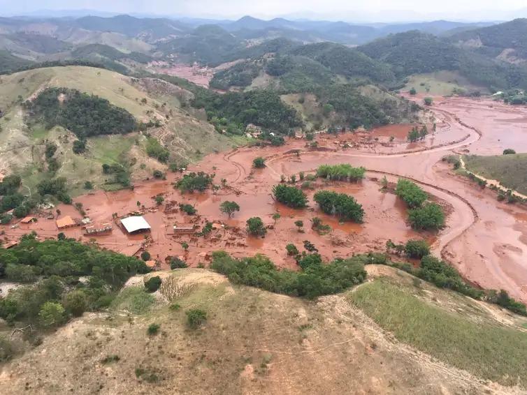 Samarco é uma joint venture da brasileira Vale com a subsidiária da BHP no Brasil (Corpo de Bombeiros/MG - Divulgação)