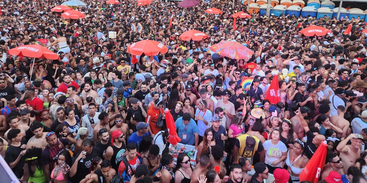 Pipoca do Alok arrastou uma multidão pela avenida Afonso Pena, em BH (Maurício Vieira/Hoje em Dia)