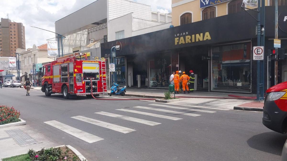 De acordo com o Corpo de Bombeiros, o fogo foi debelado 10 minutos após a chegada das guarnições (Divulgação /CBMMG)