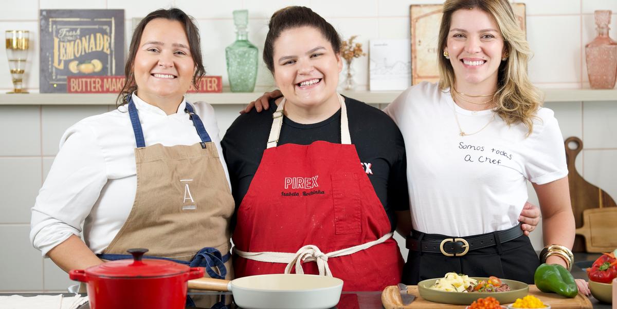 Bruna Costa e Gabriela Gontijo com a chef Isabela Rochinha (ao centro) (Gustavo Andrade/Divulgação Teca Lobato)