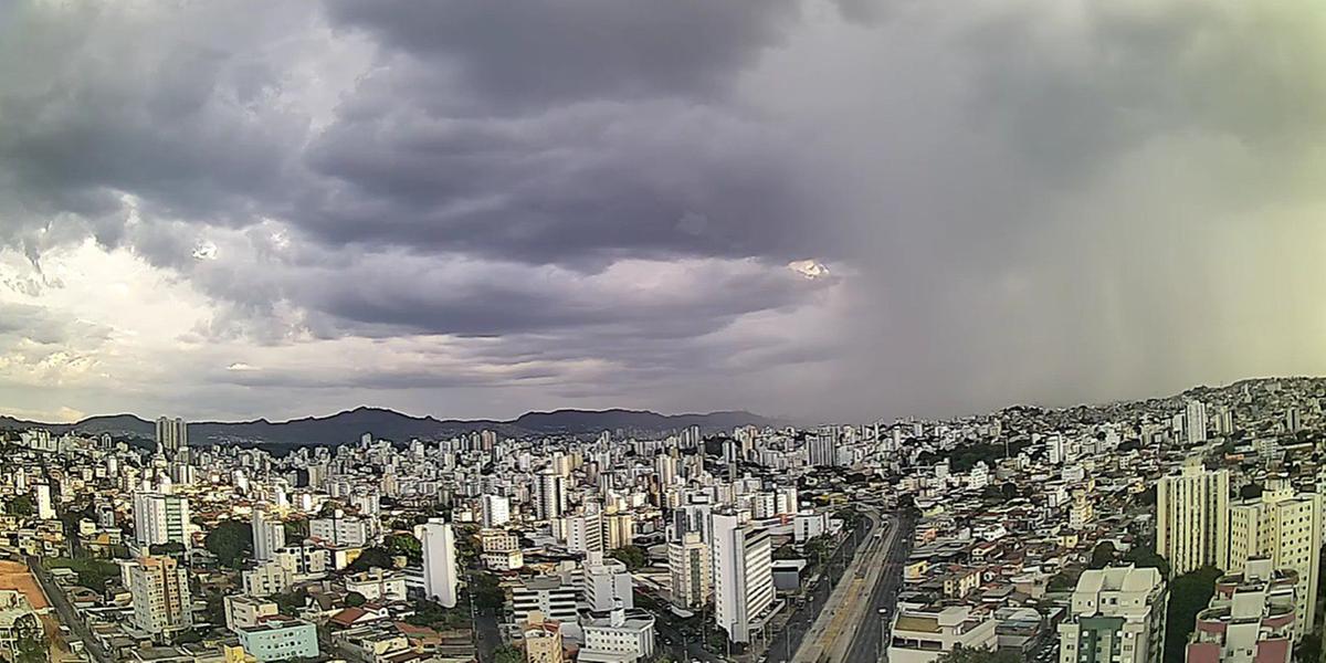 Choveu forte em vários bairros de BH na tarde desta segunda-feira (10) (Divulgação / Defesa Civil BH)