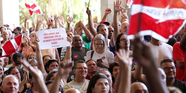 Manifestantes comparecem à Assembleia Legislativa nesta terça (Henrique Chendes / ALMG)