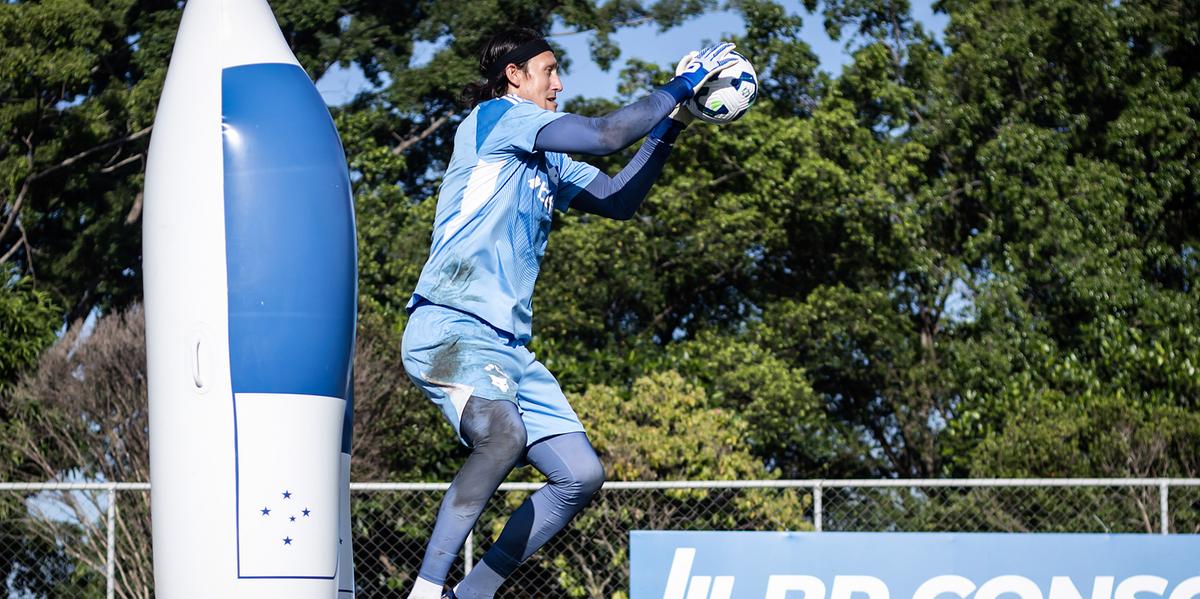 Goleiro Cássio segue treinando na Toca da Raposa (Gustavo Aleixo / Cruzeiro)