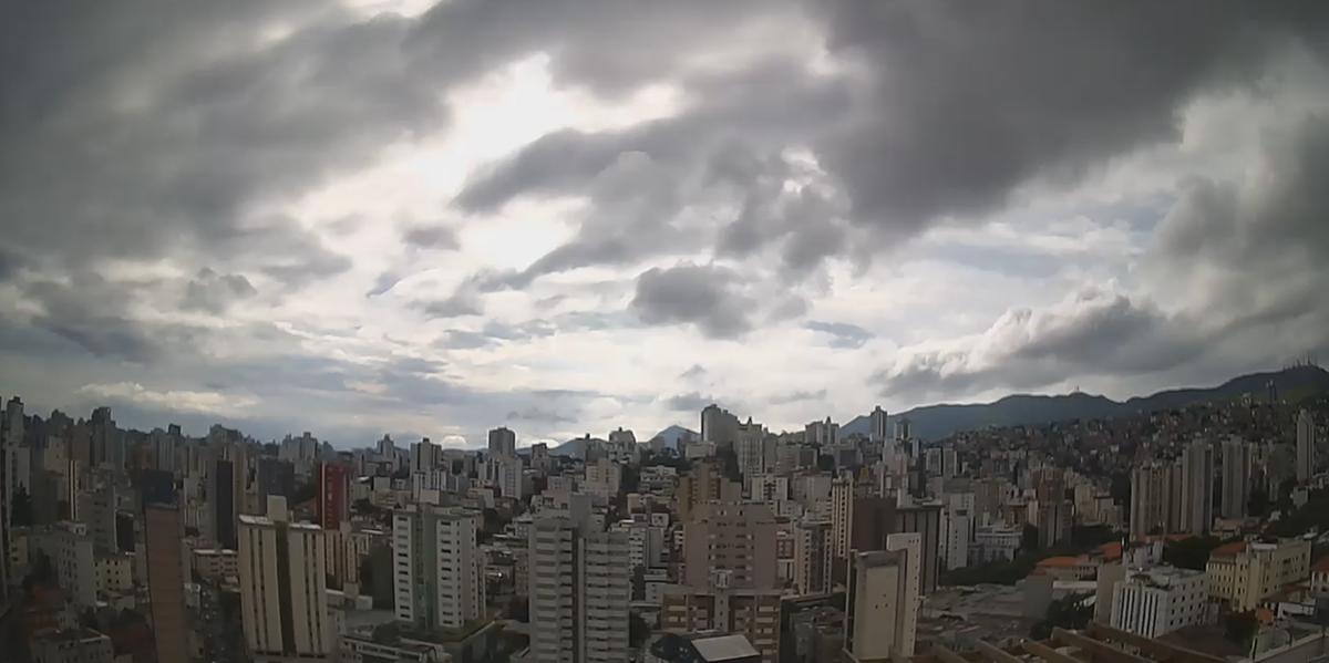 Céu nublado em BH na manhã desta segunda-feira (Clima ao Vivo/Reprodução)