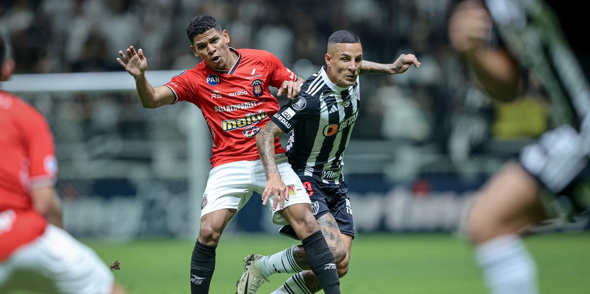 Arana em partida contra o Caracas, pela Libertadores de 2024 (Foto: Pedro Souza / Atlético)