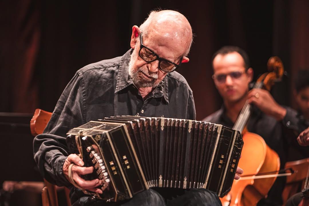 Cofundador do grupo, o compositor e bandoneonista argentino Rufo Herrera, de 92 anos, será homenageado (Rapha Garcia/ Orquestra Ouro Preto)