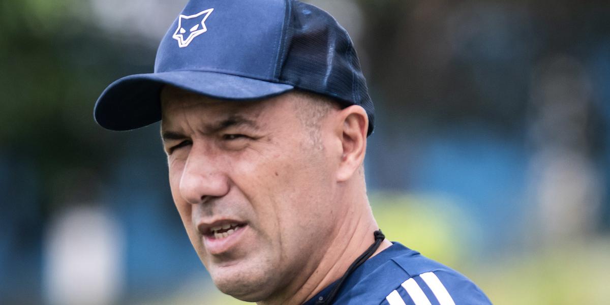 Leonardo Jardim - Treino na Toca da Raposa 2. (Foto: Gustavo Aleixo/Cruzeiro)