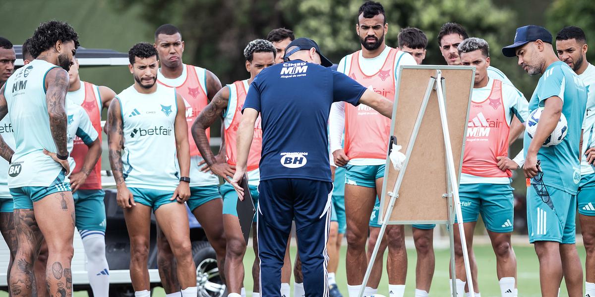 Treino na Toca da Raposa 2. (Foto: Gustavo Aleixo/Cruzeiro)