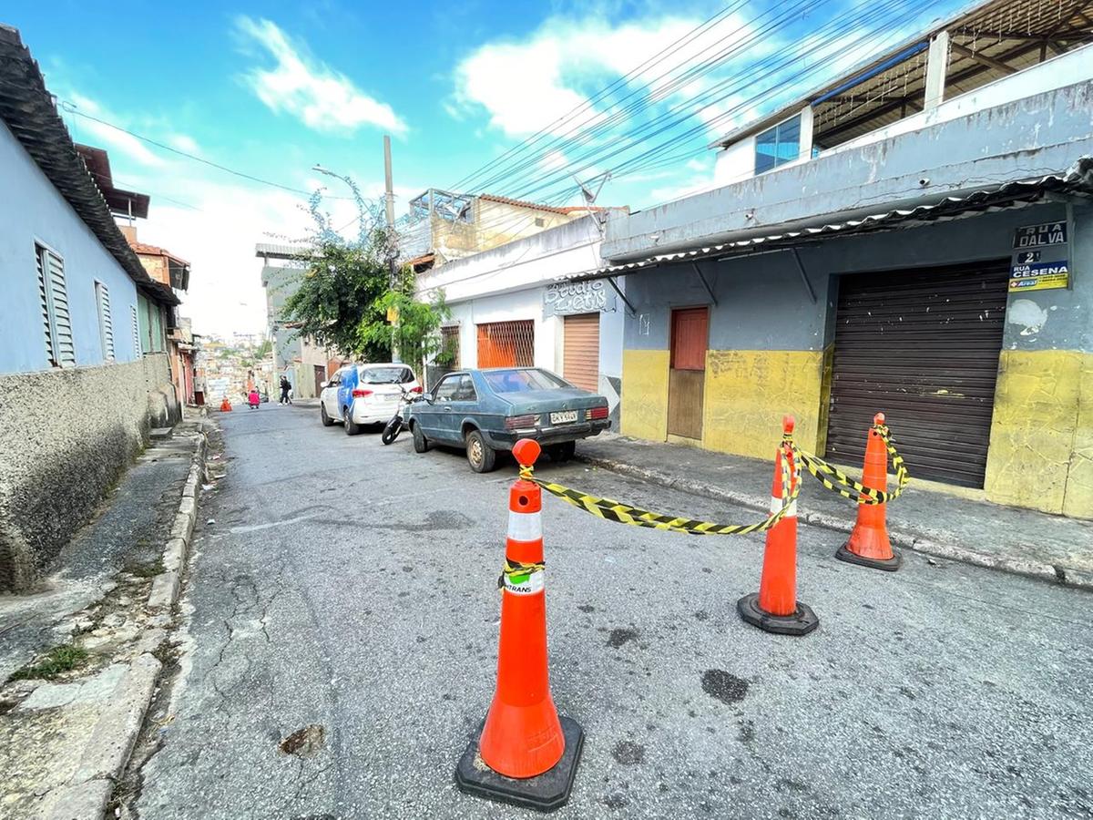 Rua segue interditada na manha desta sexta-feira (Valéria Marques/Hoje em Dia)