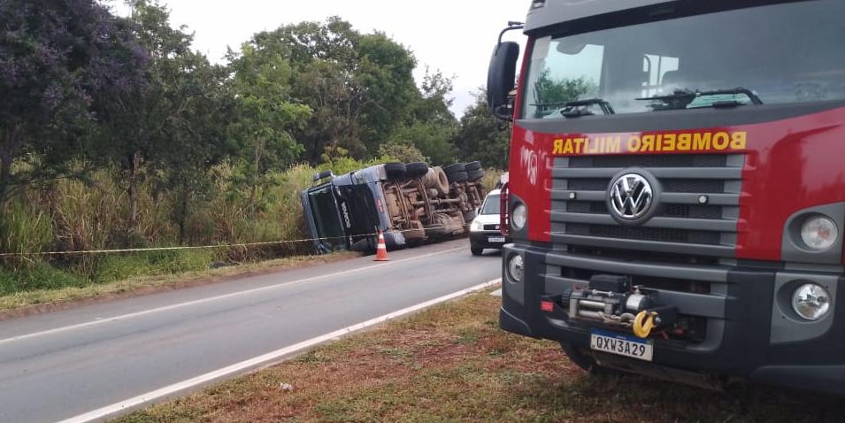 Acidente ocorreu na MGC-135, em Engenheiro Dolabela, no Norte de Minas (Bombeiros/Divulgação)