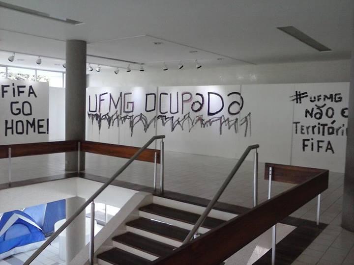 UFMG - Universidade Federal de Minas Gerais - [Artigo] As paredes