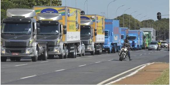 Exames toxicológicos passaram a ser obrigatórios em 2016, com a Lei do Motorista (Lei 13.103, de 2015) (Agência Brasil / Divulgação)