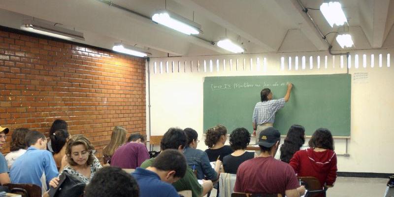 Parcela dos gastos públicos com educação em relação aos gastos totais do governo diminuiu de 11,2% para 10,6% (Arquivo/ABr)