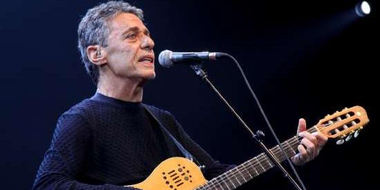 Chico Buarque tem mais de 1,3 mil gravações e 50 discos (DIVULGAÇÃO)