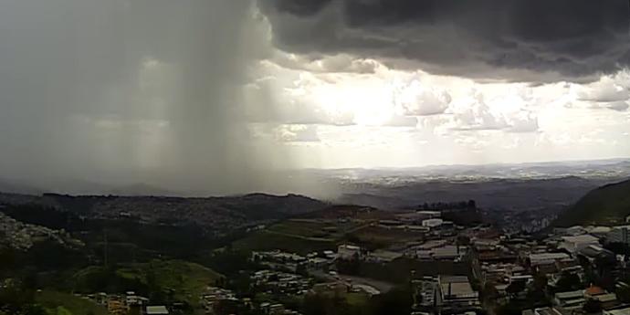 Visit Belo Horizonte - É tanta chuva 💦 que tive que trocar minha vassoura  🧹 por um rodo  ☔️ #BeloHorizonte #chuvoso #chuva #frio #nublado  #paisagem #chuvisco #clima #rain #chuvas #tempo #vento #