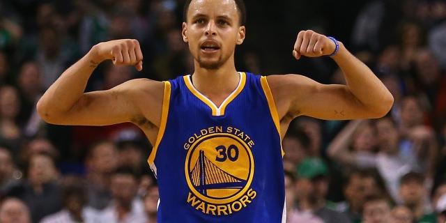 Stephen Curry quebra recorde e se torna o jogador com mais cestas de três  na história da NBA