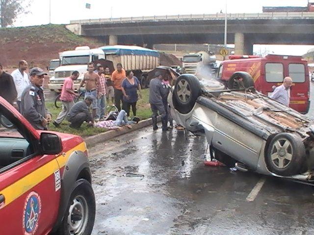 Carro Capota Em Sete Lagoas E Bebê De 8 Meses Sai Ileso Do Acidente