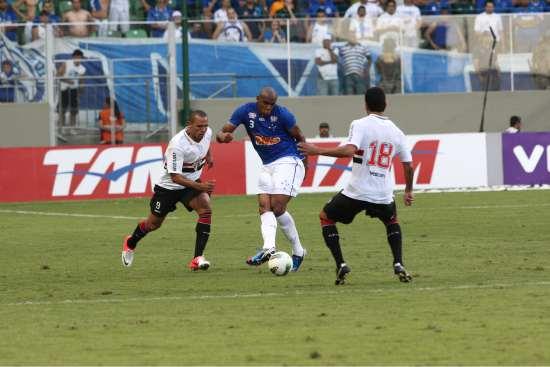 Em Jogo De 5 Gols, Cruzeiro Perde A Partida E A Invencibilidade Para O ...