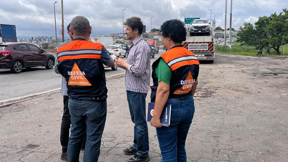 Vistoria no viaduto São Francisco (Fernando Michel/Hoje em Dia)