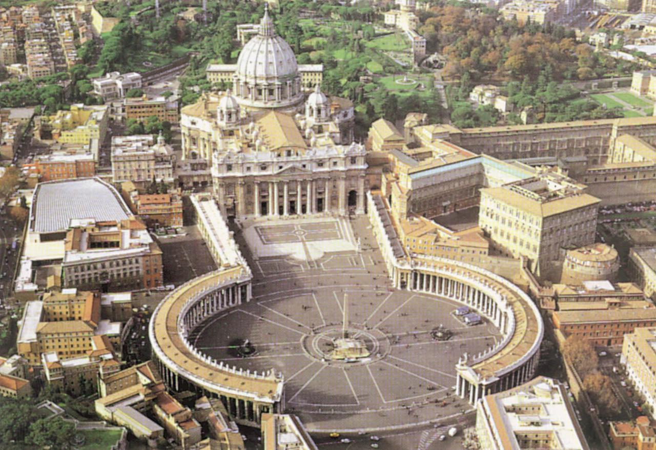 Площадь собора св. Петра. Бернини