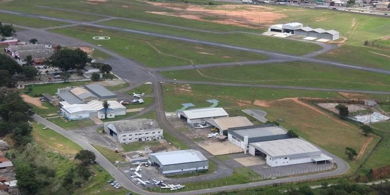 O antigo Aeroporto Carlos Prates está localizado no Bairro Padre Eustáquio, mas se encontra no limite dos bairros adjacentes (Infraero/Divulgação)