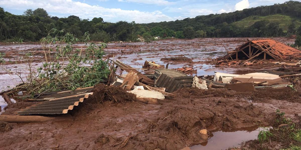 Rompimento da barragem da Vale, em novembro de 2015, causou 19 mortes, poluição na Bacia do Rio Doce e impactos em dezenas de municípios mineiros e capixabas (Arquivo Hoje em Dia)