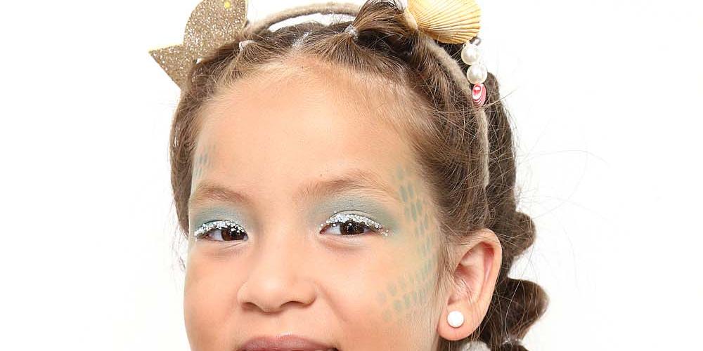 Maquiagem de Carnaval com strass: confira um passo a passo by