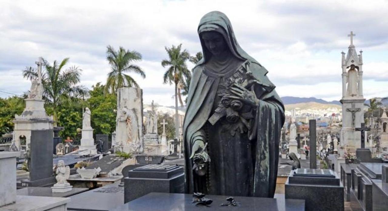 A respeito de passear no cemitério - Jornal Plural